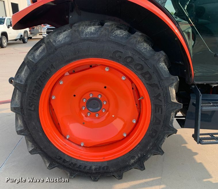 image for item DM7949 2019 Kubota  M4-071D MFWD tractor