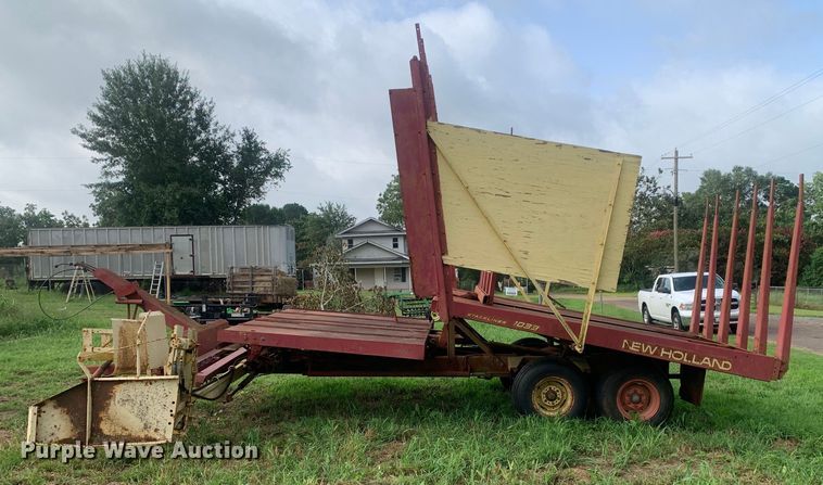 image for item DM7977 New Holland  1033 bale accumulator