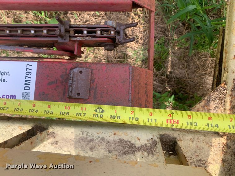 image for item DM7977 New Holland  1033 bale accumulator