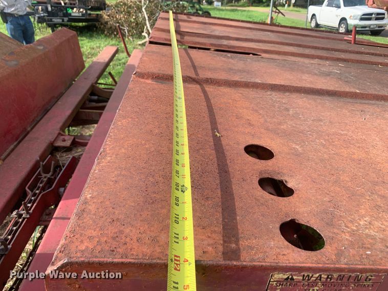 image for item DM7977 New Holland  1033 bale accumulator