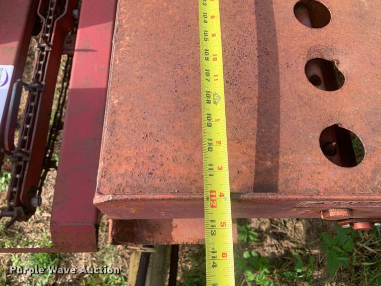 image for item DM7977 New Holland  1033 bale accumulator