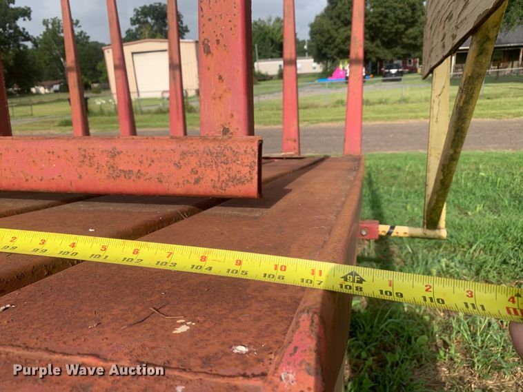 image for item DM7977 New Holland  1033 bale accumulator