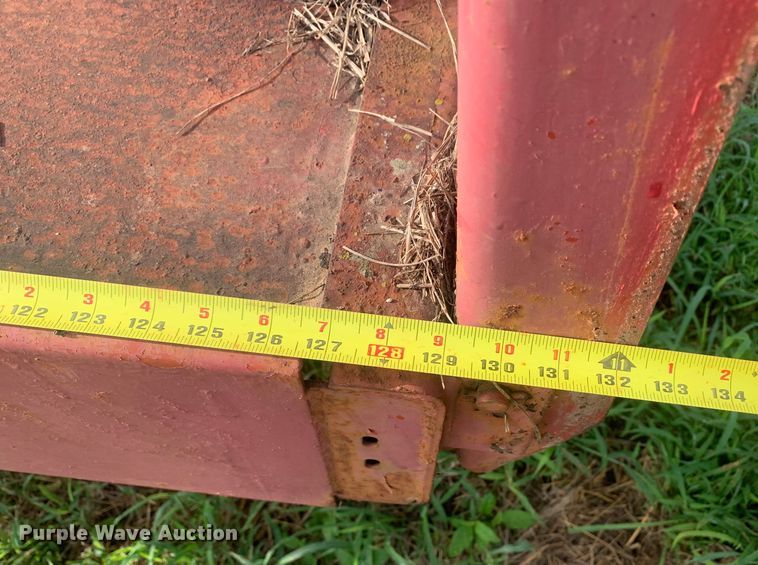 image for item DM7977 New Holland  1033 bale accumulator