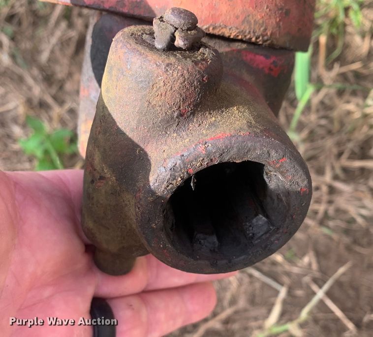 image for item DM7977 New Holland  1033 bale accumulator