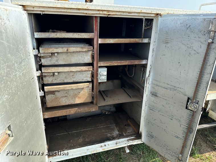 image for item DQ6880 1979 Ford utility / service truck