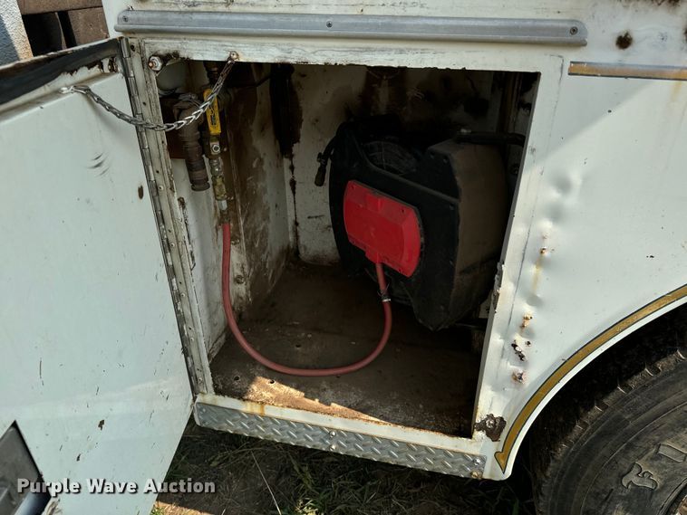 image for item DQ6880 1979 Ford utility / service truck