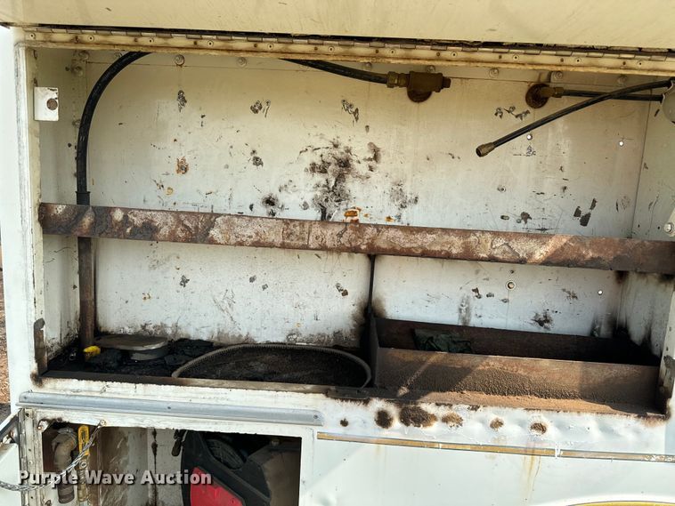 image for item DQ6880 1979 Ford utility / service truck