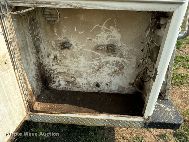 image for item DQ6880 1979 Ford utility / service truck