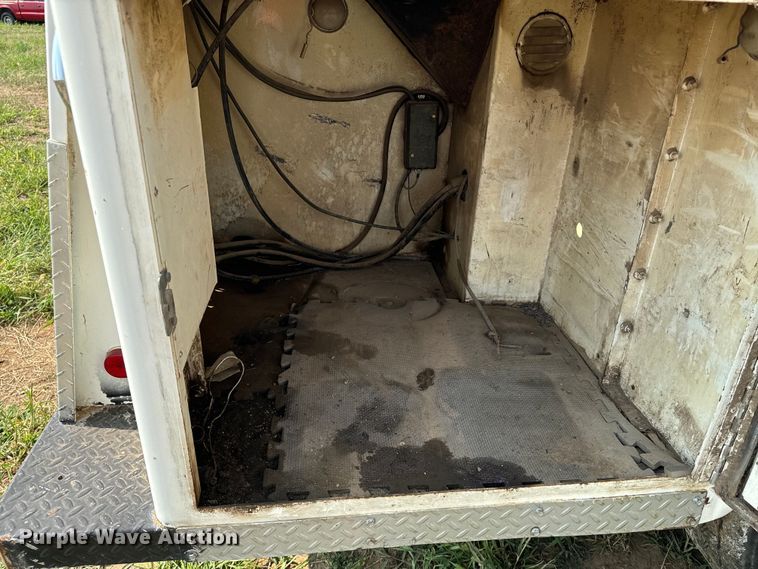 image for item DQ6880 1979 Ford utility / service truck