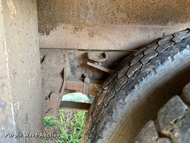 image for item DQ6880 1979 Ford utility / service truck