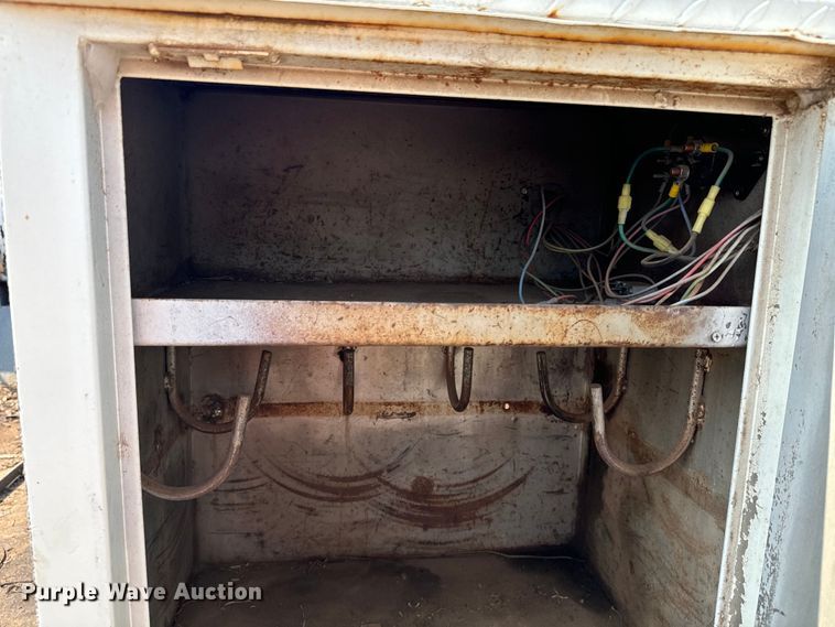 image for item DQ6880 1979 Ford utility / service truck