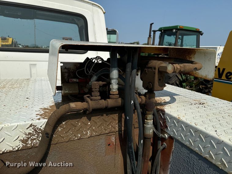 image for item DQ6880 1979 Ford utility / service truck