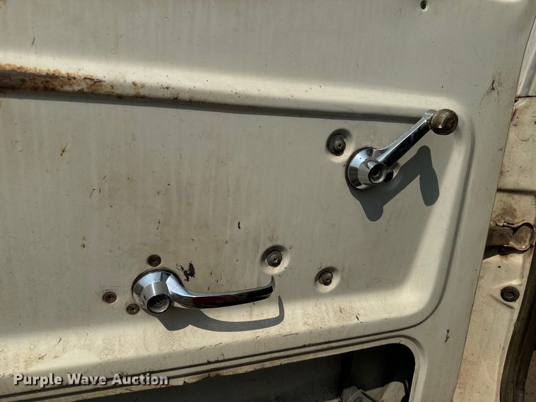 image for item DQ6880 1979 Ford utility / service truck