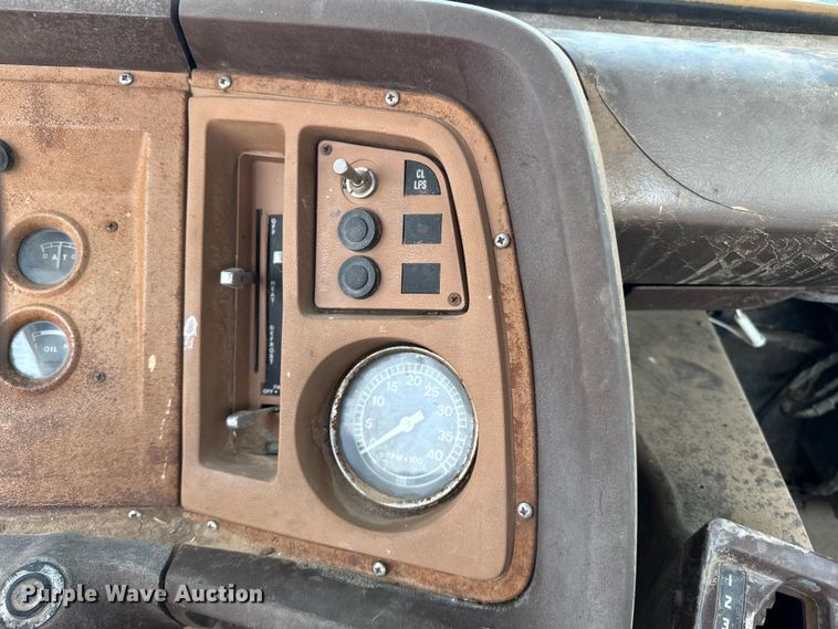 image for item DQ6880 1979 Ford utility / service truck