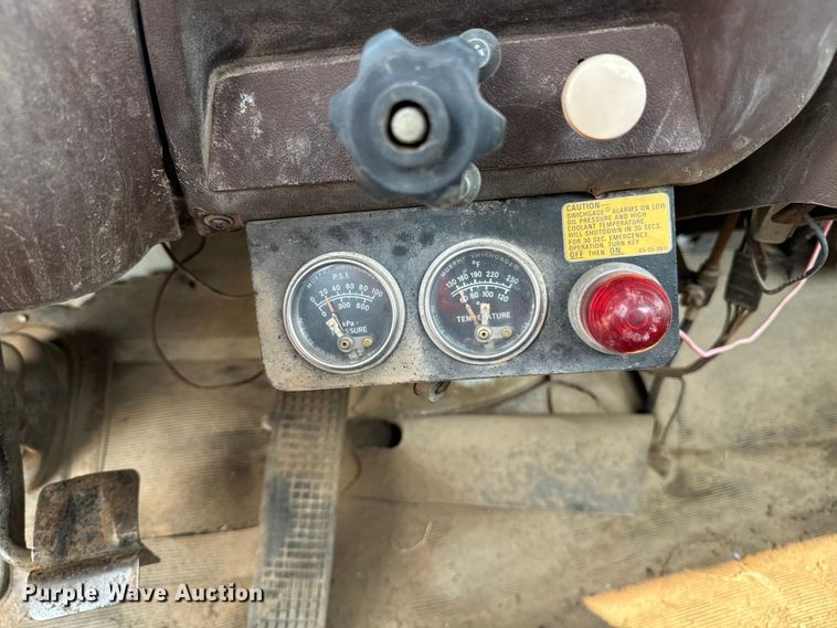 image for item DQ6880 1979 Ford utility / service truck