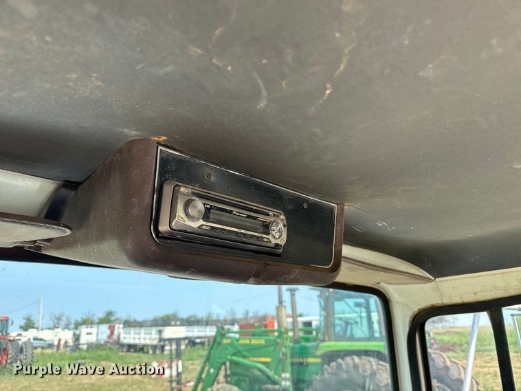 image for item DQ6880 1979 Ford utility / service truck