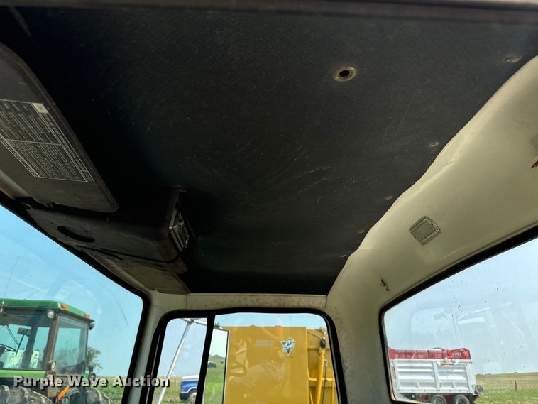 image for item DQ6880 1979 Ford utility / service truck