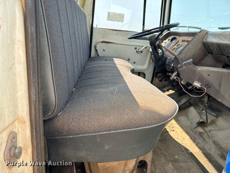 image for item DQ6880 1979 Ford utility / service truck