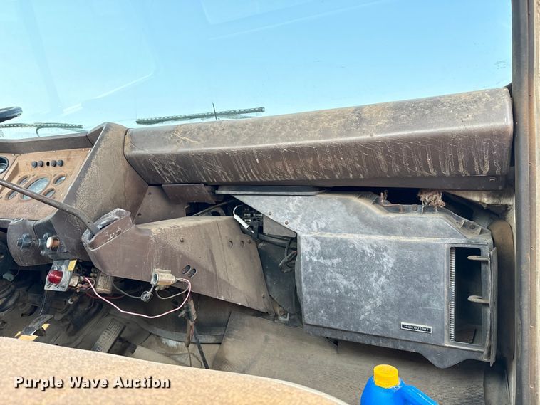 image for item DQ6880 1979 Ford utility / service truck