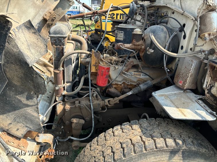 image for item DQ6880 1979 Ford utility / service truck