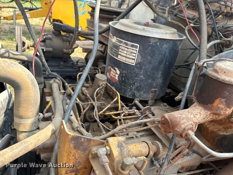 image for item DQ6880 1979 Ford utility / service truck