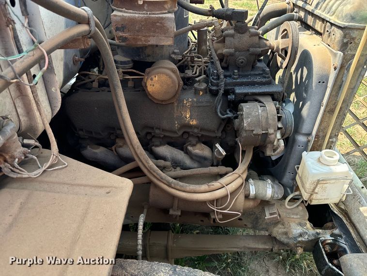 image for item DQ6880 1979 Ford utility / service truck