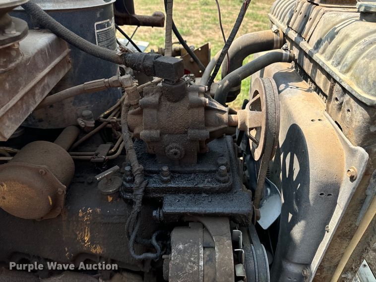 image for item DQ6880 1979 Ford utility / service truck