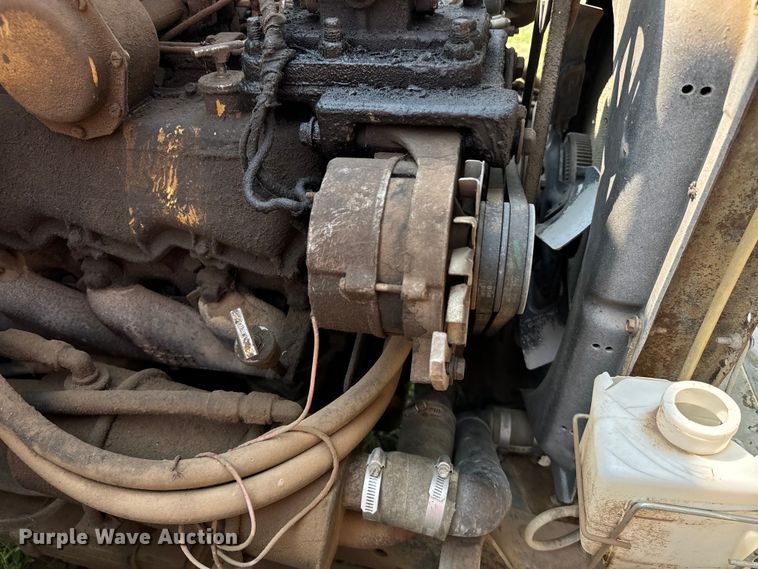 image for item DQ6880 1979 Ford utility / service truck