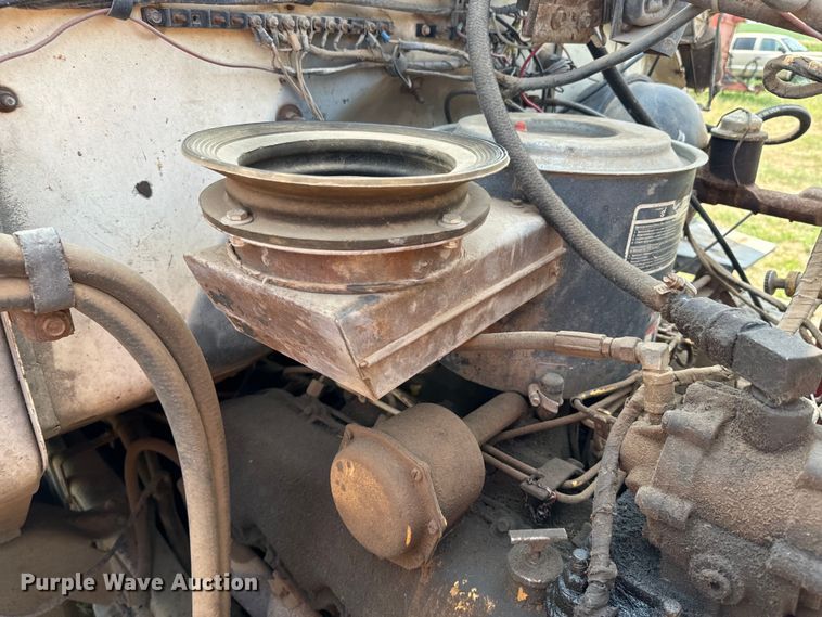 image for item DQ6880 1979 Ford utility / service truck