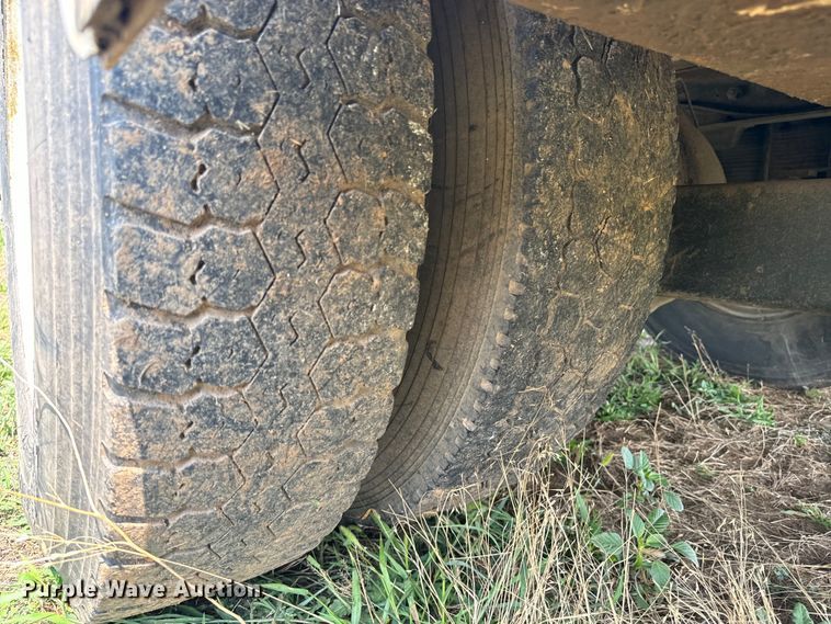 image for item DQ6880 1979 Ford utility / service truck