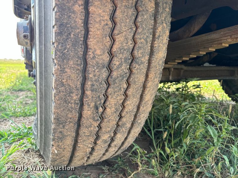 image for item DQ6880 1979 Ford utility / service truck