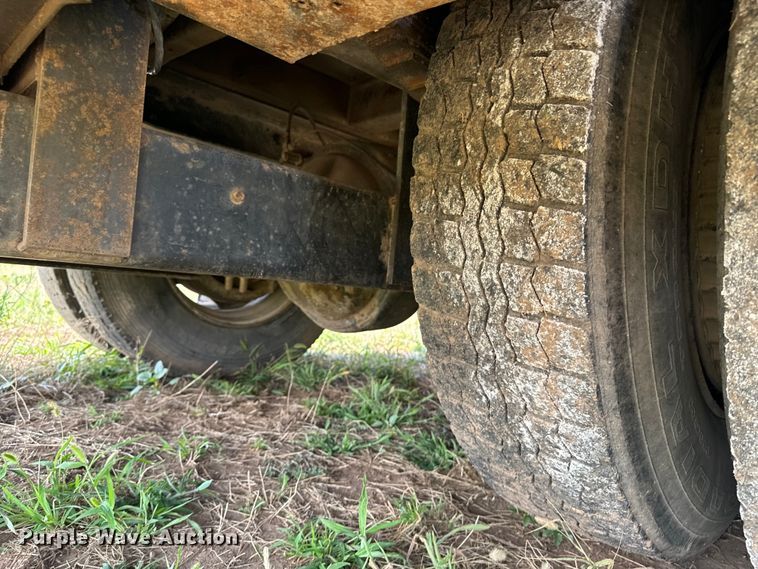 image for item DQ6880 1979 Ford utility / service truck