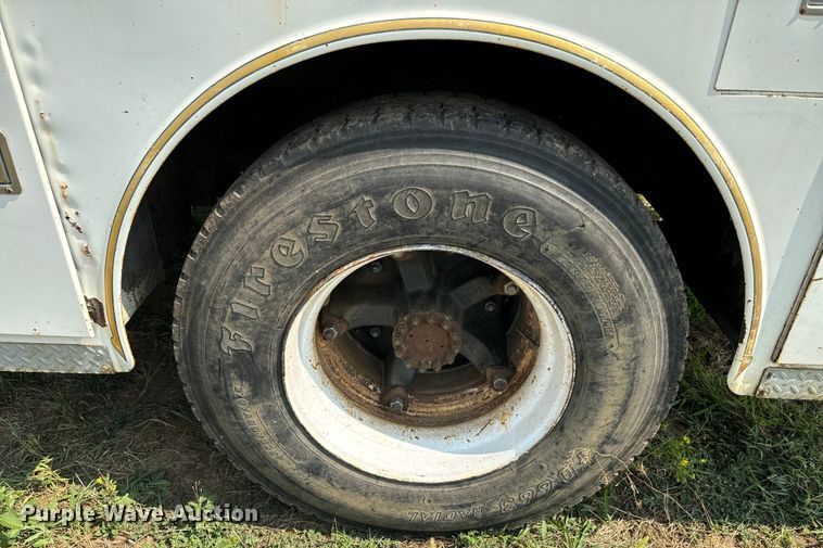 image for item DQ6880 1979 Ford utility / service truck