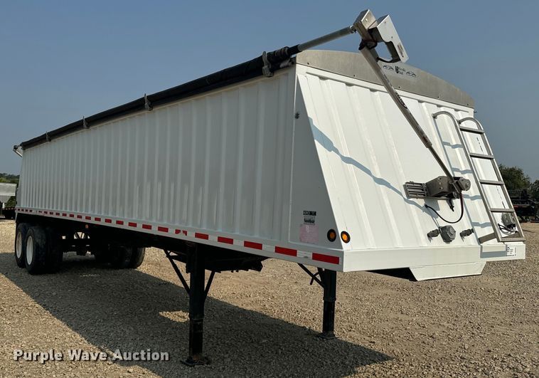 image for item DQ6907 2013 Neville grain trailer