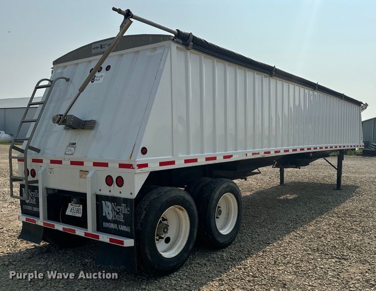 image for item DQ6907 2013 Neville grain trailer