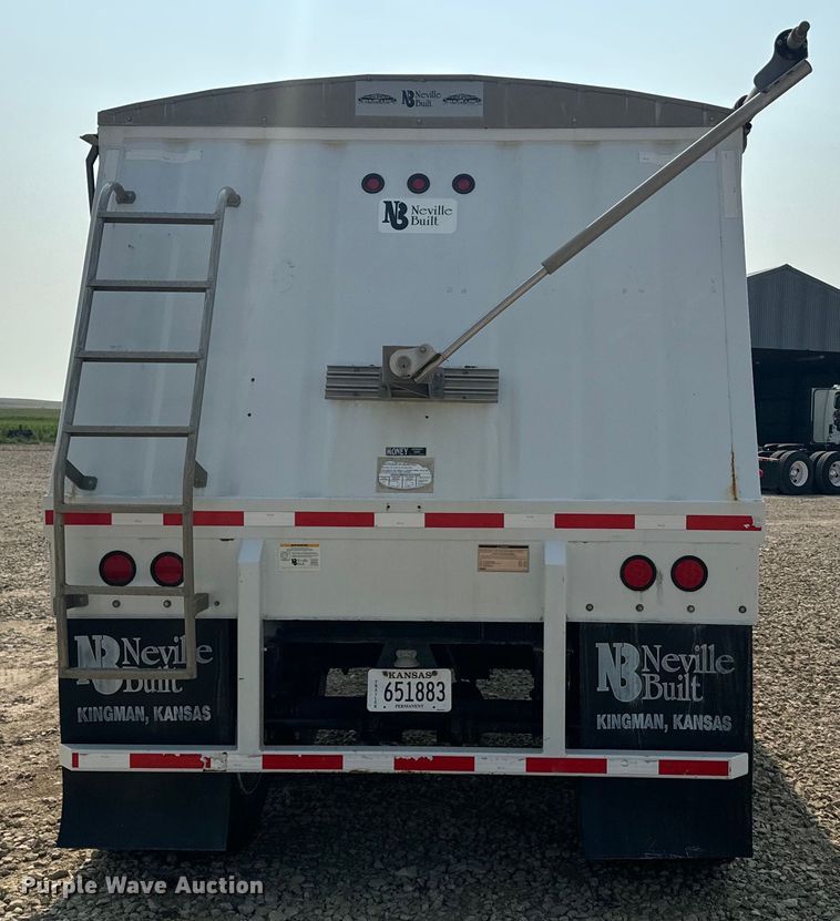 image for item DQ6907 2013 Neville grain trailer