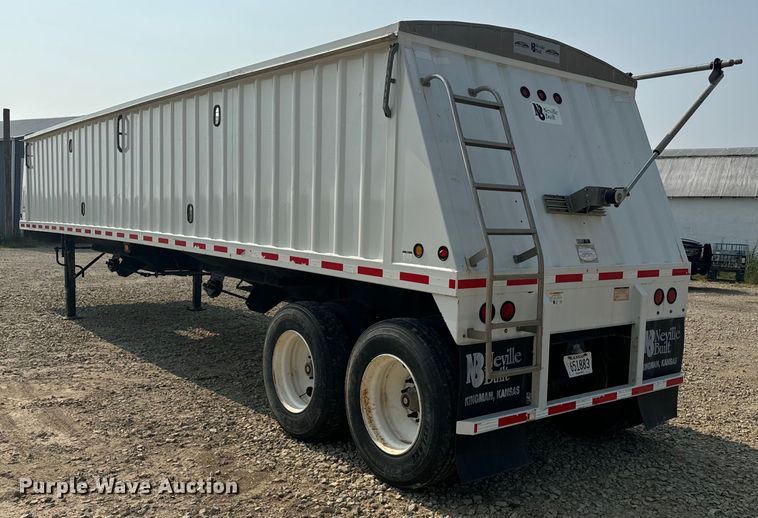image for item DQ6907 2013 Neville grain trailer