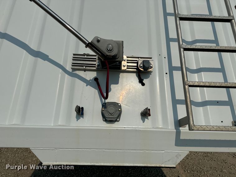 image for item DQ6907 2013 Neville grain trailer