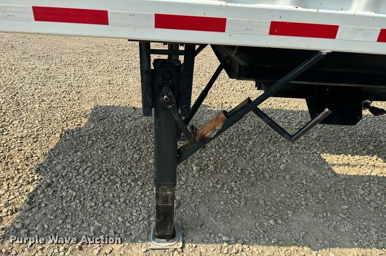 image for item DQ6907 2013 Neville grain trailer