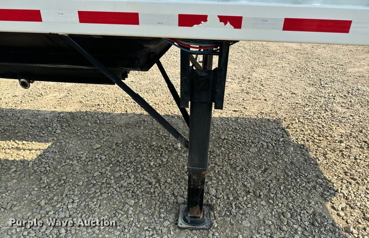 image for item DQ6907 2013 Neville grain trailer