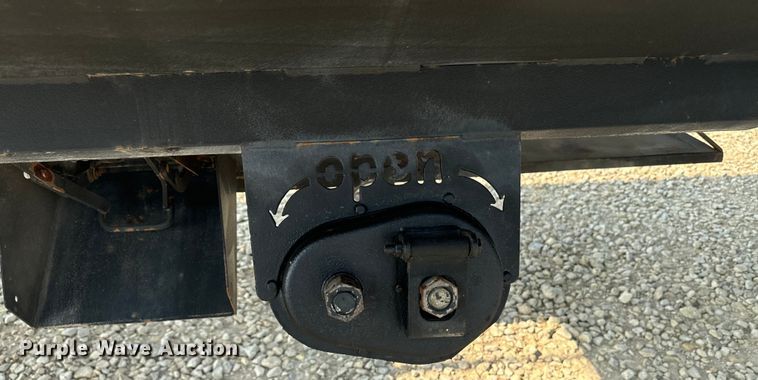 image for item DQ6907 2013 Neville grain trailer