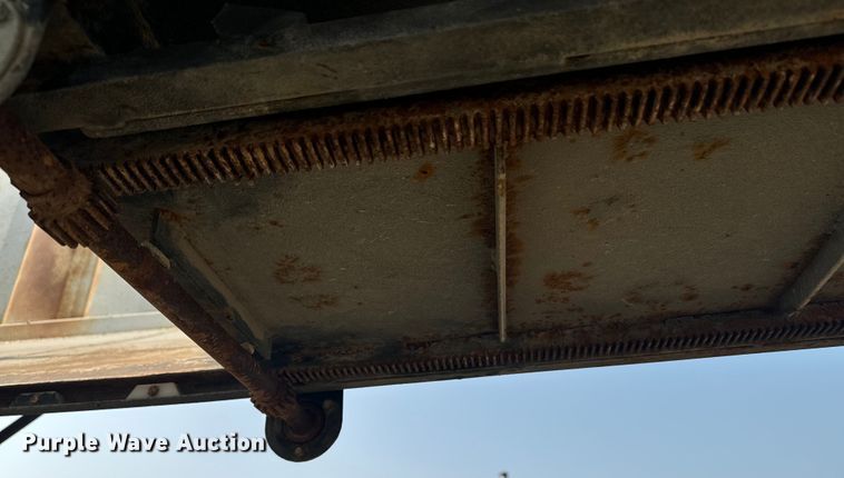 image for item DQ6907 2013 Neville grain trailer