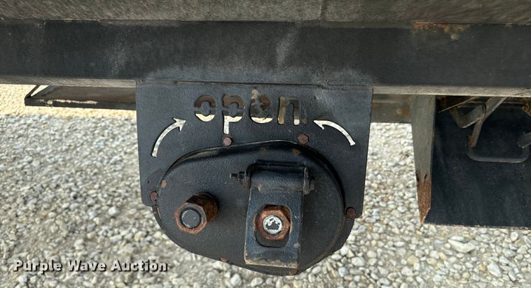 image for item DQ6907 2013 Neville grain trailer