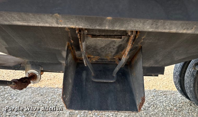 image for item DQ6907 2013 Neville grain trailer