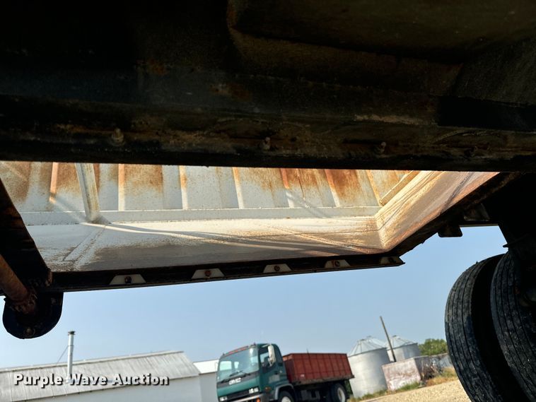 image for item DQ6907 2013 Neville grain trailer