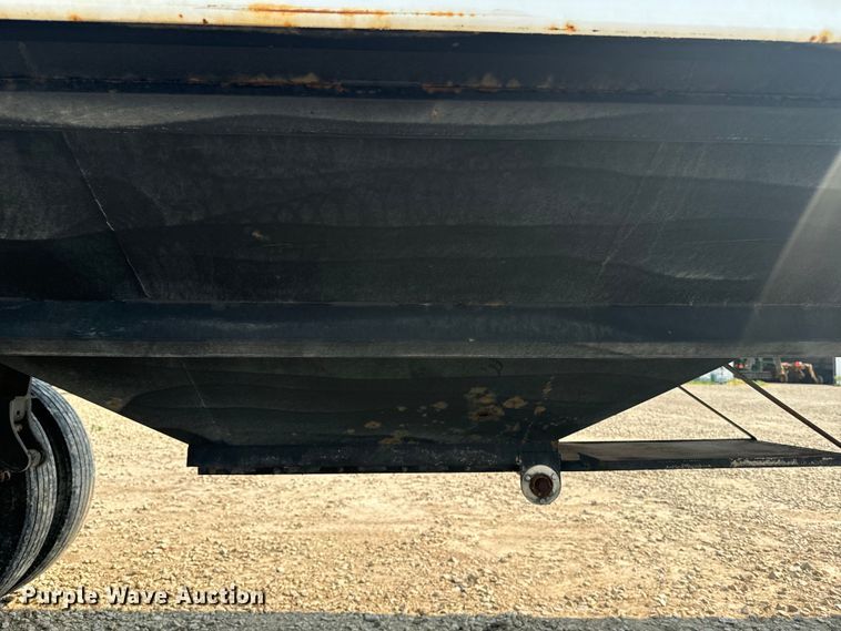 image for item DQ6907 2013 Neville grain trailer