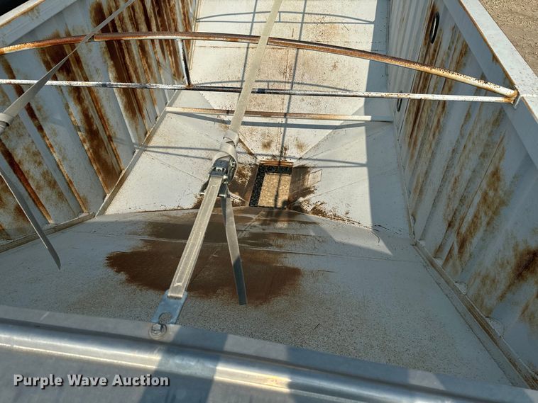 image for item DQ6907 2013 Neville grain trailer