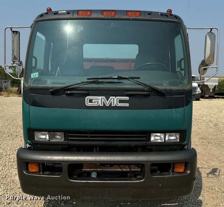 image for item DQ6908 1999 GMC  T6500 grain truck