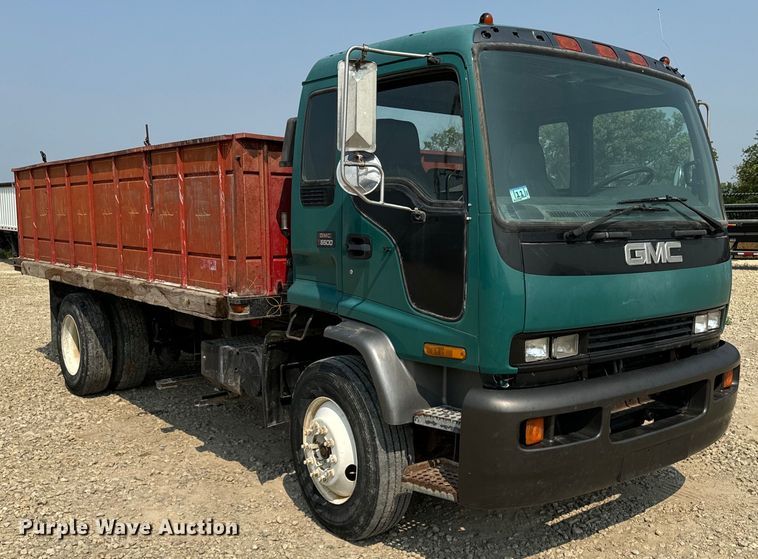 image for item DQ6908 1999 GMC  T6500 grain truck