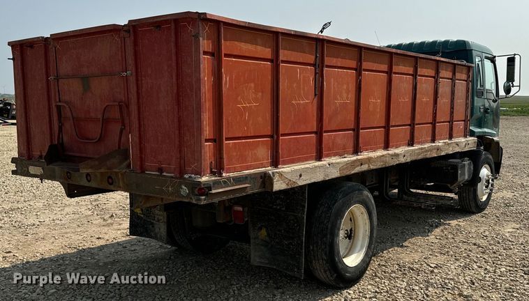 image for item DQ6908 1999 GMC  T6500 grain truck